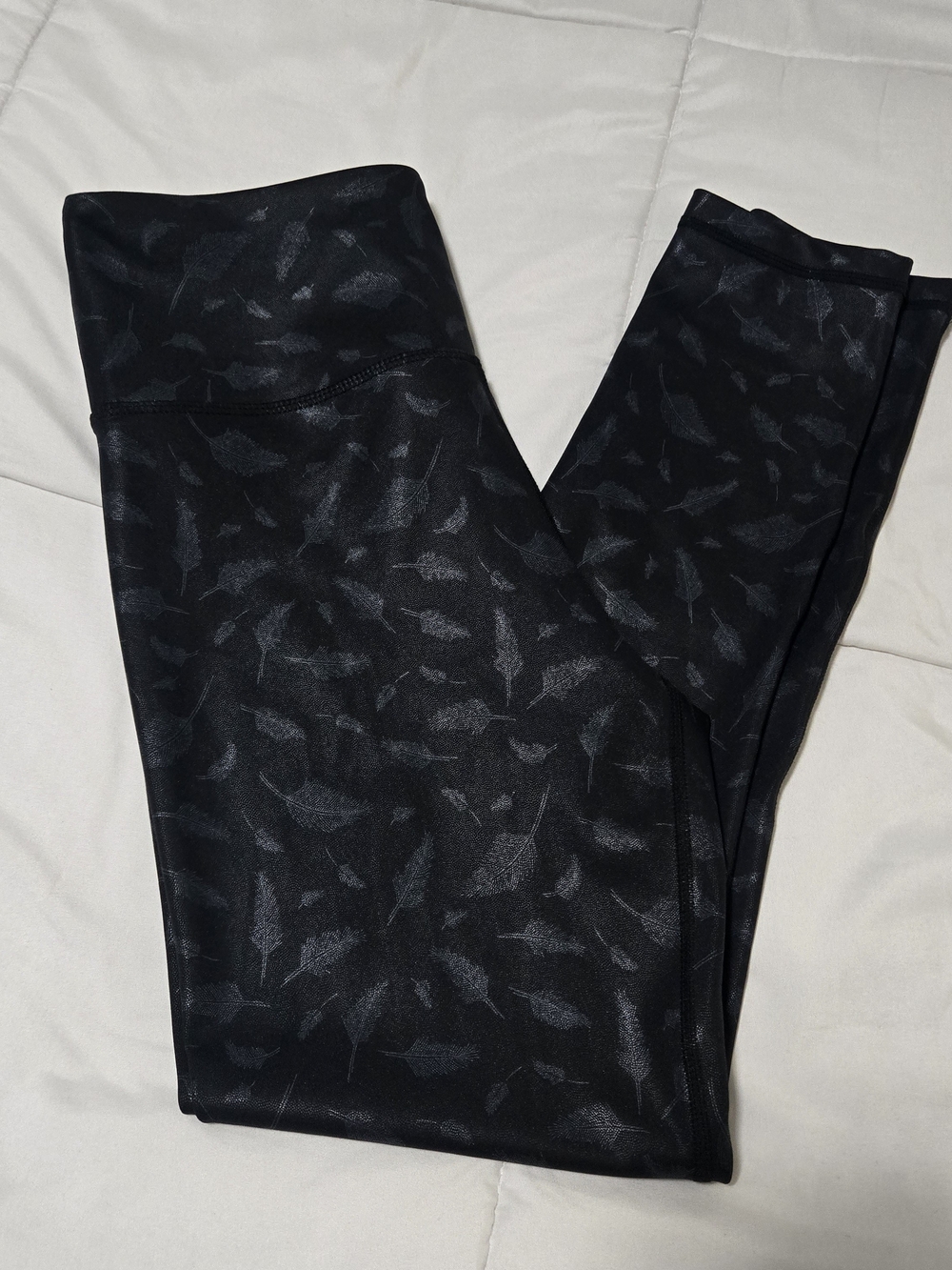 Women's Black Feather-Print High-Waist Leggings by Unknown Brand - Picture 4 of 6